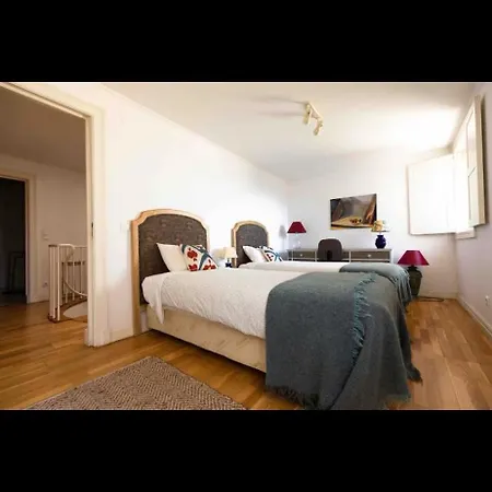 Historical 3 Bedroom Duplex In Lisbon