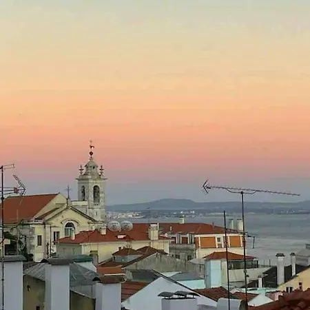 Historical 3 Bedroom Duplex In Lisbon