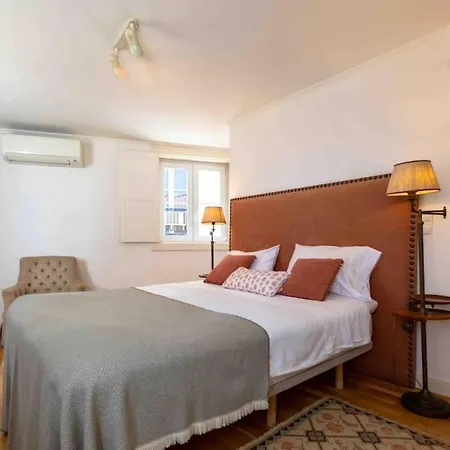 Apartmán Historical 3 Bedroom Duplex In *