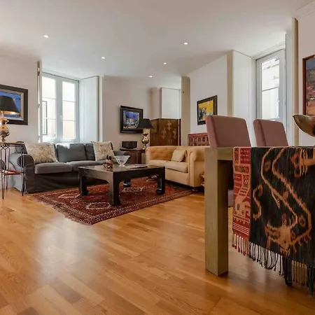 Historical 3 Bedroom Duplex In Apartment Lisbon