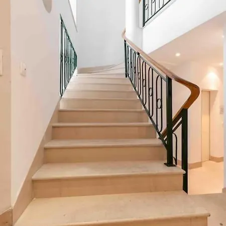 Historical 3 Bedroom Duplex In *