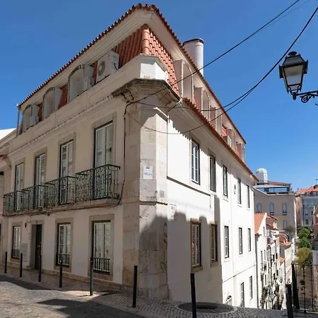 Historical 3 Bedroom Duplex In Lisbon