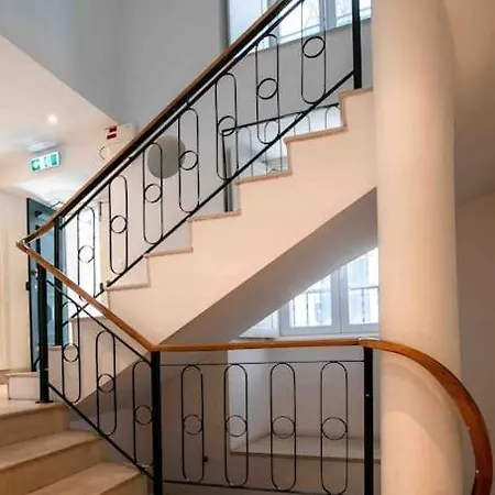 Historical 3 Bedroom Duplex In Apartment Lisbon