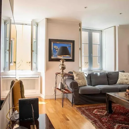 Historical 3 Bedroom Duplex In * Lisbon