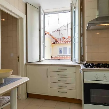 Apartment Historical 3 Bedroom Duplex In