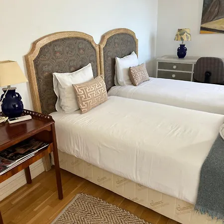 Historical 3 Bedroom Duplex In Apartmán *