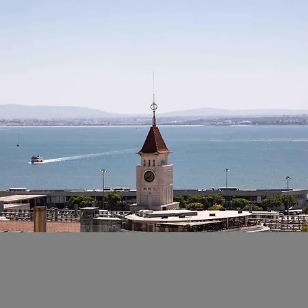 Historical 3 Bedroom Duplex In Appartement