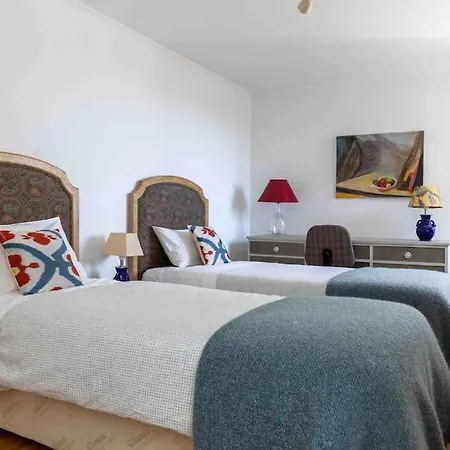 Historical 3 Bedroom Duplex In Apartment Lissabon