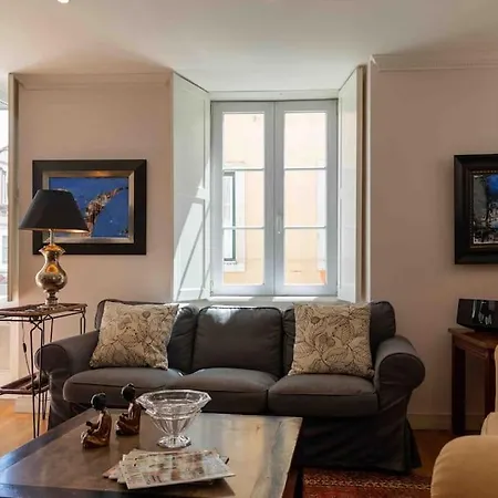 Historical 3 Bedroom Duplex In *